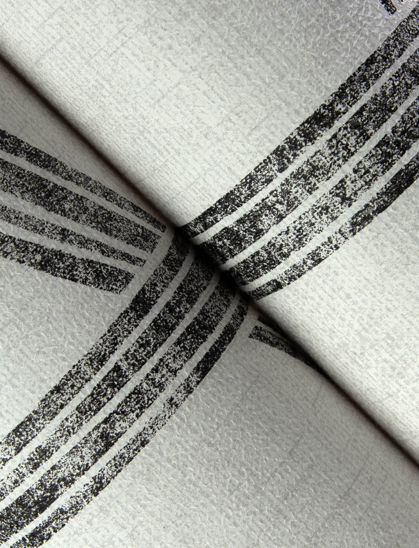 Harlow Black Curved